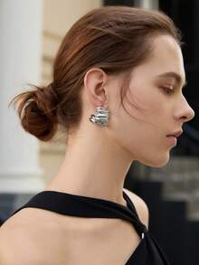 1pair New European And American Style Exaggerated Metal Curved Line Earrings Winter Gifts - Silver - View 4