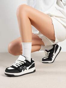 Women Lace Up Sneakers Layered Denim Design Vegan Leather Sporty Outdoor Skate Shoes Comfortable Casual Flat Low-Top Fashion Walking Shoes