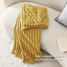 White Throw Blanket For Couch - GentleSoft Cozy Soft Blankets For Women, Cute Small Fleece Throws For Girls, Birthday Gifts For Women Mom, Fathers Day Decor Gifts, , 50x60 Inches - 蜂蜜 - 查看 5