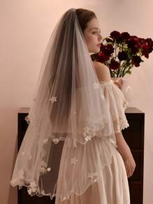 Multilayer Airy Mesh Wedding Veil With 3D Faux Pearl Floral Decor, Wavy Edge Design For Bridal Wedding Party
