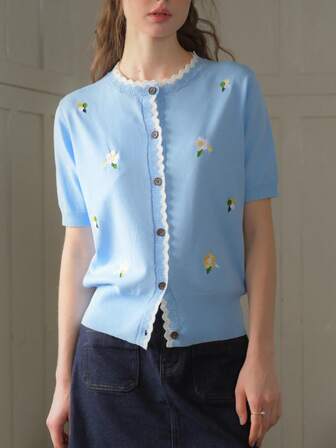 Simple Retro Women's Summer Embroidery Contrast Color Stitching Collar Blue Elegant Retro Temperament Casual Short-Sleeved Cardigan Blue Top Summer Clothes Women Commuter Office Interview French Elegance Gentle Temperament