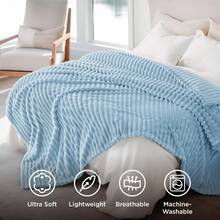 White Throw Blanket For Couch - GentleSoft Cozy Soft Blankets For Women, Cute Small Fleece Throws For Girls, Birthday Gifts For Women Mom, Fathers Day Decor Gifts, , 50x60 Inches - 淺藍色 - 查看 11
