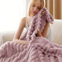 White Throw Blanket For Couch - GentleSoft Cozy Soft Blankets For Women, Cute Small Fleece Throws For Girls, Birthday Gifts For Women Mom, Fathers Day Decor Gifts, , 50x60 Inches - 粉色 - 查看 3