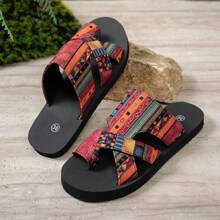 Sandalias planas de playa cómodas y transpirables con estampado retro, tira en el dedo y estilo bohemio, para mujeres, nuevas para 2025 y de comercio exterior