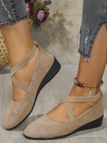 Sandalias planas vintage de estilo euro-americano con cuña para mujer talla grande, de temporada primavera/verano 2025, con punta redonda y correas entrecruzadas