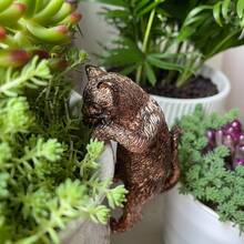 1pc Whimsical Cat Statue With Hanging Planter - Faux Bronze Finish, Perfect For Home And Garden Decor, Suitable For Halloween, Christmas, Easter, Thanksgiving