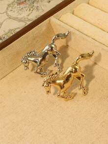 1pc Retro Minimalist Spirit Galloping Horse Brooch, Alloy Decorative Clothing Accessory, 3D Horse Year Lapel Pin