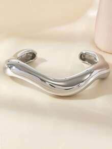 1pc Vintage Minimalist Asymmetrical Metal Water Drop Snake Cuff Bracelet, Personalized Exaggerated Simplified Geometric Abstract Design Luxury Elegant Bangle, Suitable For Women's Daily Commute, Holidays Gift, Friends Gathering And Banquet, Fashion Street Shooting, Runway Accessory - Silver - View 7