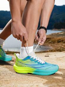 Zapatillas de deporte profesionales de fibra de carbono con gradiente de color a la moda para adolescentes, zapatos deportivos casuales transpirables con cordones, zapatos para correr antideslizantes para estudiantes