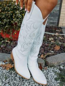 Western Style Embroidered Retro Knight Boots Pointed Toe Embroidered Thick Heel Mid-Calf Fashion Shoes Outdoor Spring/Autumn Footwear Cowboy Boots For Women