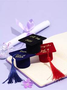Hộp đựng trang sức hình mũ tốt nghiệp bằng nhung được cá nhân hóa, Quà tặng kỷ niệm tốt nghiệp năm 2025 tùy chỉnh, Hộp đựng trang sức hình mũ tốt nghiệp có khắc tên, Món quà tốt nghiệp tuyệt vời nhất, Tinh tế và lãng mạn - Nhiều màu - Xem 4