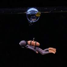 New Resin Material Floating Diver, Fish Tank Floating Decoration, Underwater Ornaments, Fish Tank Floating Ball