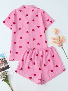 Conjunto de pijama de mujer de manga corta y pantalones cortos con estampado de corazones y textura arrugada