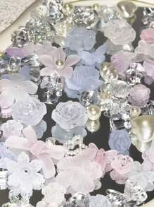 Accesorii acrilice DIY, huse de telefon cu lipici cremos, agrafe de păr, materiale pentru accesorii decorative, accesorii baroce, cercei DIY lucrați manual, accesorii pentru cap, încălțăminte, accesorii vestimentare. Acest produs este utilizat pe scară largă în decorațiuni, pandantive, accesorii, accesorii vestimentare