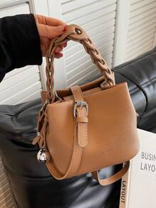 Stijlvolle geweven bucketbag voor dames - veelzijdige schouder- en crossbodytas met gratis bedelhanger (woon-werkverkeer/winkelen) Minimalistische gevlochten werktas - buckettas met afneembare riem en cadeaubedel