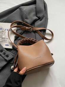 Stijlvolle geweven bucketbag voor dames - veelzijdige schouder- en crossbodytas met gratis bedelhanger (woon-werkverkeer/winkelen) Minimalistische gevlochten werktas - buckettas met afneembare riem en cadeaubedel