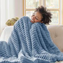 White Throw Blanket For Couch - GentleSoft Cozy Soft Blankets For Women, Cute Small Fleece Throws For Girls, Birthday Gifts For Women Mom, Fathers Day Decor Gifts, , 50x60 Inches - 阿什利.布魯 - 查看 1