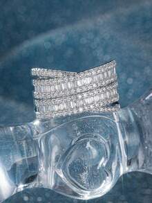 女士优雅方晶锆石装饰戒指