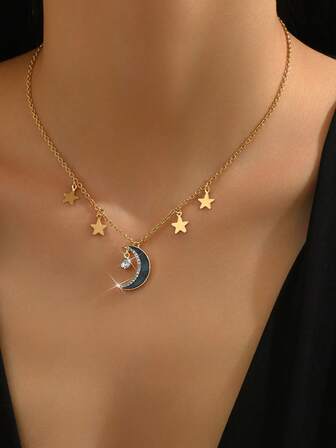 这款欧式中东时尚项链包含多种吊坠：星星、月亮、水钻、玫瑰、心形、雏菊、镶钻恶魔眼、大太阳、月亮、流苏、星星颈链。这款多吊坠项链能够展现女性独特的风格和魅力，非常适合派对、婚礼、节日和其他特殊场合。它也是一份绝佳的礼物。