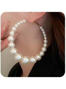 Elegant 1pc Faux Pearl Hoop Earrings For Women – Oversized Statement Jewelry With Graduated Circular Design, Lightweight Comfort Fit For Weddings, Photoshoots, Parties, Anniversaries – Classic And Accessory, Great Gift For Girls, Secure Clasp, Adds Glamour To Formal Looks, Ideal For Fashionistas And Pearl Lovers