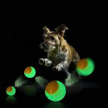 1pc 2.5 Inch Geometric Paw Print Pattern Random Colors Squeaky Light Up Dog Ball Pet Chew Toy Durable Natural Rubber Teeth Cleaning Interactive Training Toy Without Batteries, Transmitter Compatible Pet Chew Teething Ball Suitable For All Breeds, Dog Ball Chew Toy Ball Suitable For Small To Large Dogs