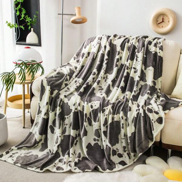 1pc Polyester Fleece Blanket, Floral Printed Blanket, Cow Pattern Woolen Blanket, Home Bedroom Bedding Sofa Blanket, Lightweight Summer Office Nap Blanket, Pink Soft Warm Comfortable All Season Blanket, Home Textile
