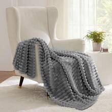 White Throw Blanket For Couch - GentleSoft Cozy Soft Blankets For Women, Cute Small Fleece Throws For Girls, Birthday Gifts For Women Mom, Fathers Day Decor Gifts, , 50x60 Inches - Frost Gray - 查看 9