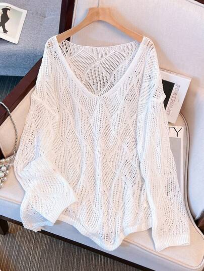 女式V领镂空菱形图案宽松针织罩衫，时尚罩衫，适合初秋海滩度假穿着