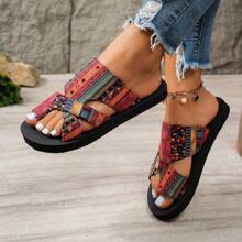 Sandalias planas de playa cómodas y transpirables con estampado retro, tira en el dedo y estilo bohemio, para mujeres, nuevas para 2025 y de comercio exterior