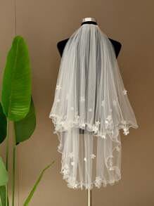 Multilayer Airy Mesh Wedding Veil With 3D Faux Pearl Floral Decor, Wavy Edge Design For Bridal Wedding Party