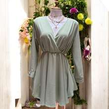 Romper Estilo Vestido con Escote en V y Cintura Elástica - Comodidad y Elegancia" - verde menta - Ver 6
