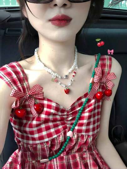 A Sweet Fruit Necklace For Women, Featuring Bead Pendants, Suitable For Most People To Wear. It's An Ideal Gift For Girlfriends, Holiday Presents, And Valentine's Day.