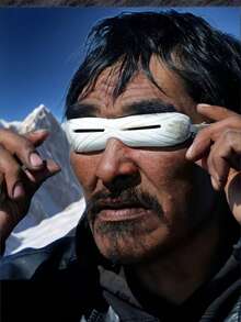 1 Pcs Adjustable Silicone Soft Eyeglass Strap, Inuit Design Black & White, Suitable For Ski Goggles, Sunglasses, Anti-Slip Design, Prevent Snow Blindness, Reduce Water Surface Reflection, Suitable For Cosplay, Stage Performance, Expedition In And North Pole - Black and White - View 3