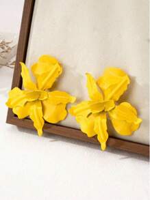 2pcs Exaggerated Floral Design Earrings For Women, European And American Style