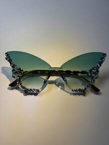 1/2 Paar modische Schmetterlingsform Großer Rahmen Dekorationsbrille, geeignet für Bälle, Modeschauen, Frauenbrille mit Diamanten verziert, Partybrille und Reise