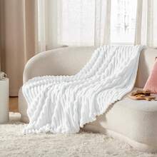 White Throw Blanket For Couch - GentleSoft Cozy Soft Blankets For Women, Cute Small Fleece Throws For Girls, Birthday Gifts For Women Mom, Fathers Day Decor Gifts, , 50x60 Inches - 白色 - 查看 5