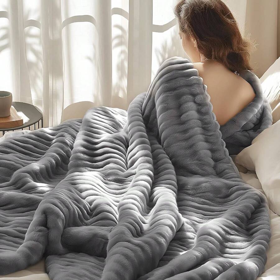 White Throw Blanket For Couch - GentleSoft Cozy Soft Blankets For Women, Cute Small Fleece Throws For Girls, Birthday Gifts For Women Mom, Fathers Day Decor Gifts, , 50x60 Inches - Frost Gray - 查看 1