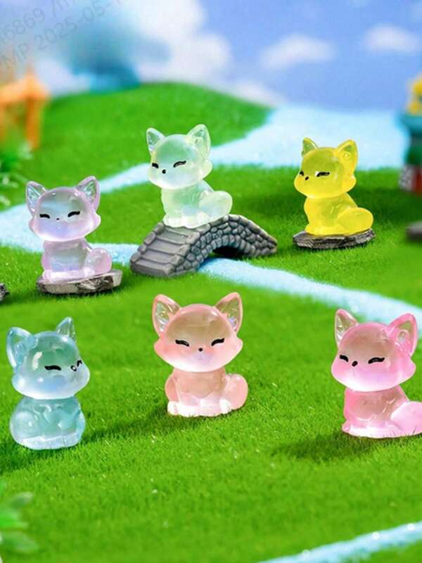 6/12/24 Pieces Of Luminous Mini Resin Fox, Cute Animal Mini Fox Image Mini Resin Fox Image Glowing In The Dark Mini Resin Animal For Family Gatherings Mini Landscape Decoration (Random Color)