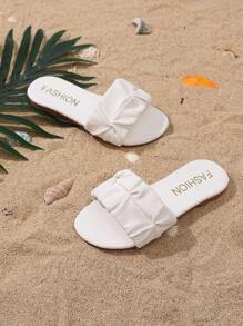 1 paire de chaussons de plage plats et souples en PU pour tout-petits et petits enfants, à bout rond et à brides plissées, sandales à la mode pour l'intérieur et l'extérieur, idéales pour le quotidien, la plage, les vacances et l'été.