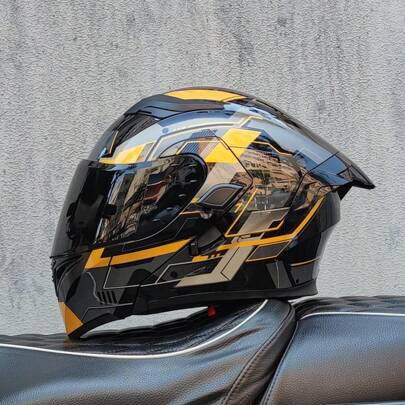 Capacete modular de motocicleta de alta qualidade com viseira dupla, design personalizado com spoiler grande, aprovado pelo DOT, entrada para alto-falante Bluetooth, adequado para homens e mulheres