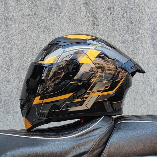 High Quality Modular Flip-Up Motorcycle Helmet With Dual Visor, Personalized Large Spoiler Design, DOT Approved, Bluetooth Speaker Slot, Suitable For Men & Women