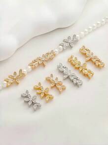 1 buc. Mărgele distanțiere în formă de floare, nu sunt ușor alergice la pierderea culorii, potrivite pentru confecționarea de coliere, brățări, lanțuri de corp, podoabe de coafură, accesorii de damă. Creați-vă propriile accesorii speciale pentru doamne. Accesorii pentru confecționarea bijuteriilor de Halloween. Accesorii pentru brelocuri. Accesorii DIY pentru bijuterii glamour.