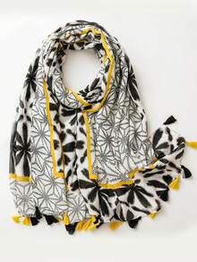 1条女士四季印花围巾，180*85厘米，可作头巾、披肩、防晒围巾、沙滩装，时尚百搭，适合旅行和日常穿着。