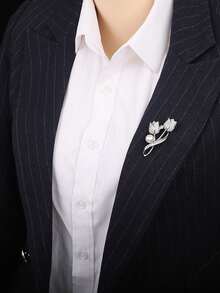 1 枚银色水钻花朵胸针防眩光套装胸针领饰