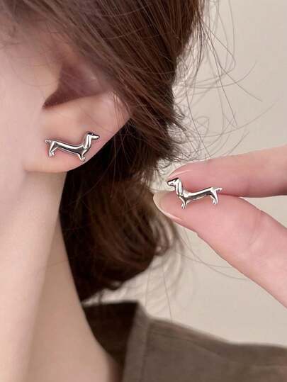 1 par de pendientes tipo botón de metal con diseño de perro salchicha, diseño creativo de nicho, minimalista, pendientes versátiles de animal para mujeres