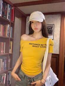 字母印花不对称领口短款 T 恤，性感修身夏季女士黄色上衣 - 黃色 - 查看 1