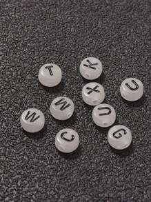 100 pièces de perles acryliques lumineuses de 7 mm, perles intercalaires qui brillent dans le noir avec lettres, pour bracelets, colliers et accessoires faits main