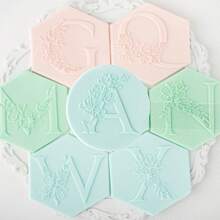 A-Z 26 Letter Cookie DIY Printing Embossing Mold Acrylic Alphabet Capitalize Name Embosser Fondant Stamp Wedding Cake Decor Biscuits Cake Baking Tool Accessories For Birthday Bridal Shower Wedding Party Favor Supplies