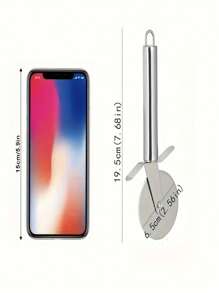 Dieser Edelstahl-Pizzaschneider ist ein Küchenhelfer, der mühelos die perfekte Pizza kreiert.