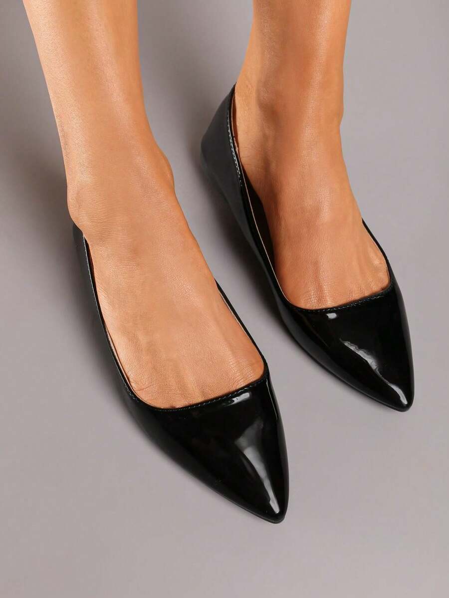 Flat Classic Ballerinas With Pointed Toe - Black - View 1